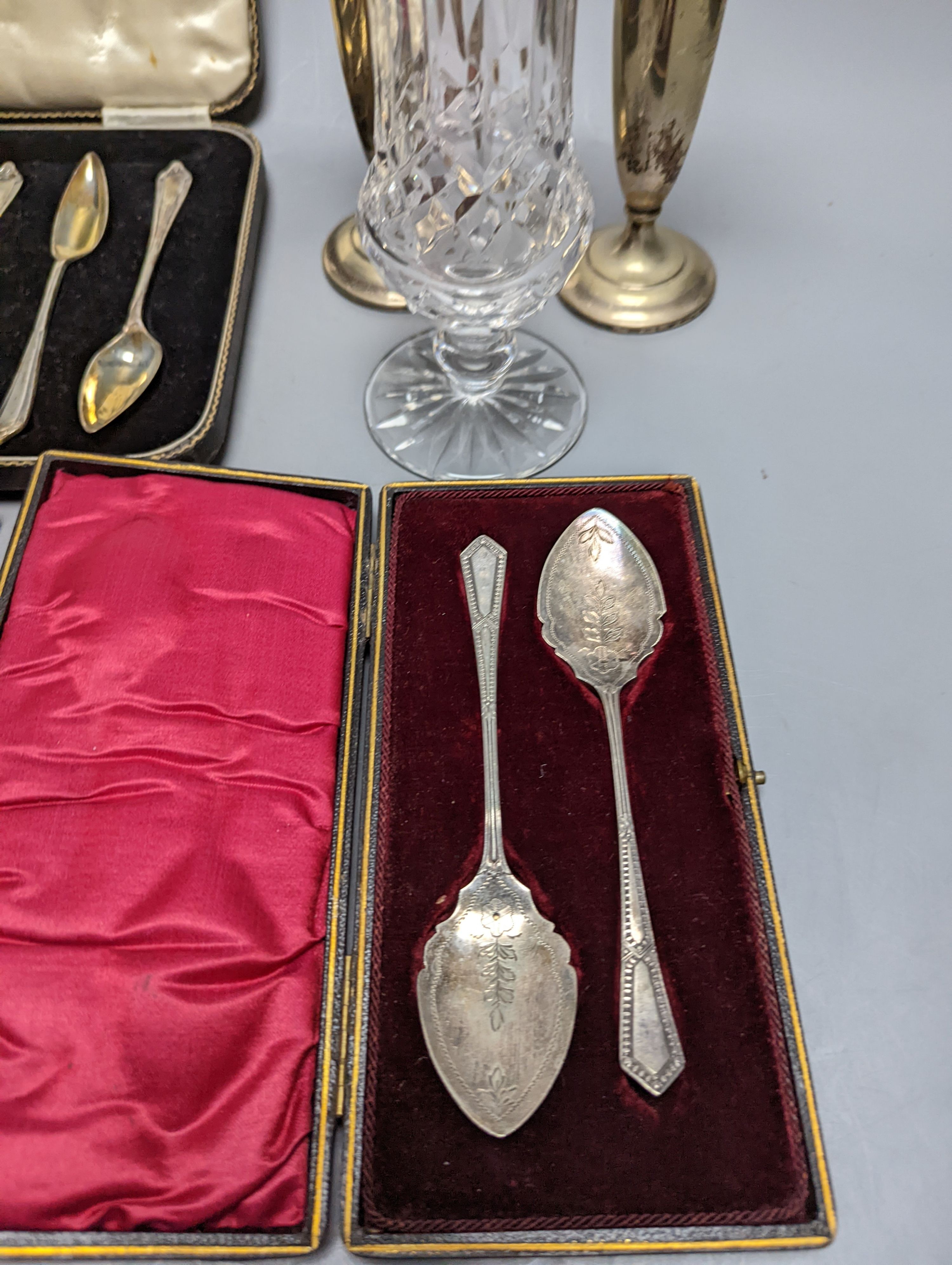 Mixed items including coins, cameo brooch in yellow metal mount, plated ware and a cased set of six silver grapefruit spoons.